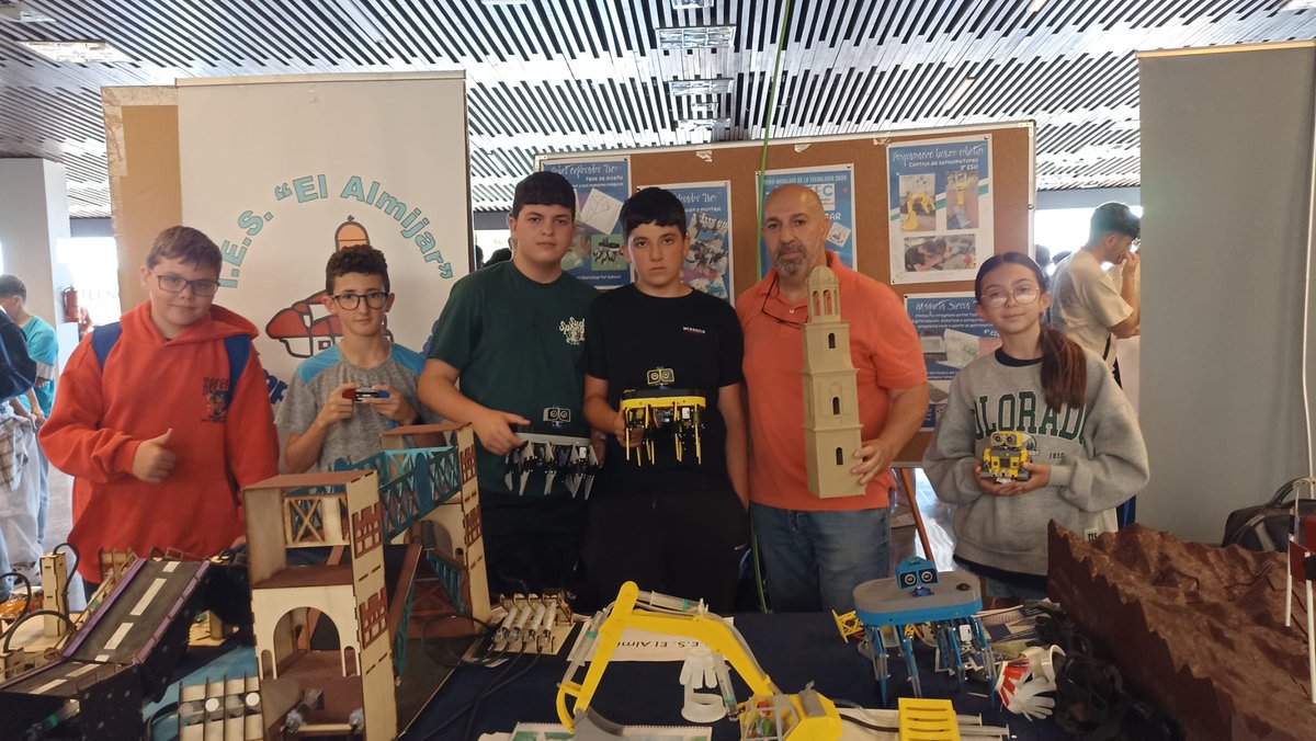 En #FANTEC2024, hemos estado con nuestro stand mostrando los diferentes proyectos que hemos realizado con nuestro alumnado.