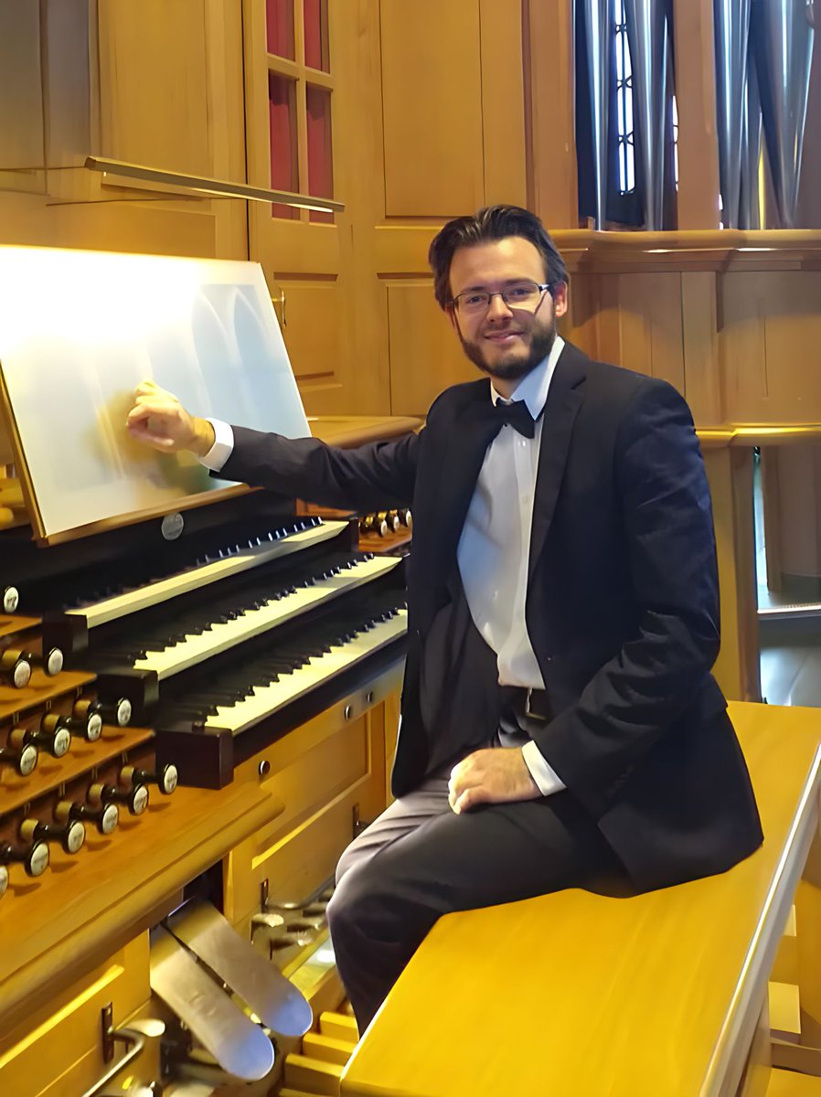 TODAY at 1.15pm - Kamil Mika (St. James Episcopal Church, Aberdeen) gives a recital of music by J.S. Bach, Claude Debussy, Guy Bovet, Marian Sawa and Maurice Duruflé. This one is not to be missed!