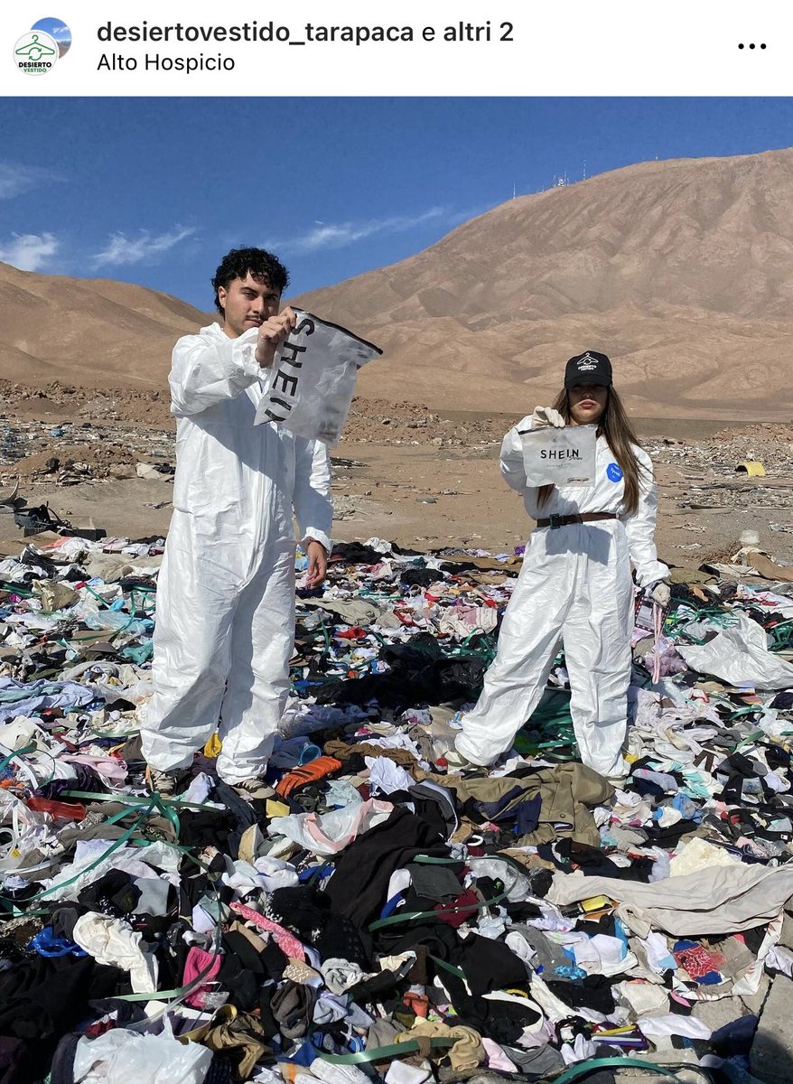 Paroladilaura's tweet photo. Ma voi le avete mai viste le immagini tremende del deserto di Atacama, trasformato in una delle discariche tessili del fast fashion?  Dovreste, perché certe cose vanno viste. 
Stiamo distruggendo questo pianeta con il nostro egoismo, e il nostro modo folle di comprare vestiti https://t.co/knEkwivXZg