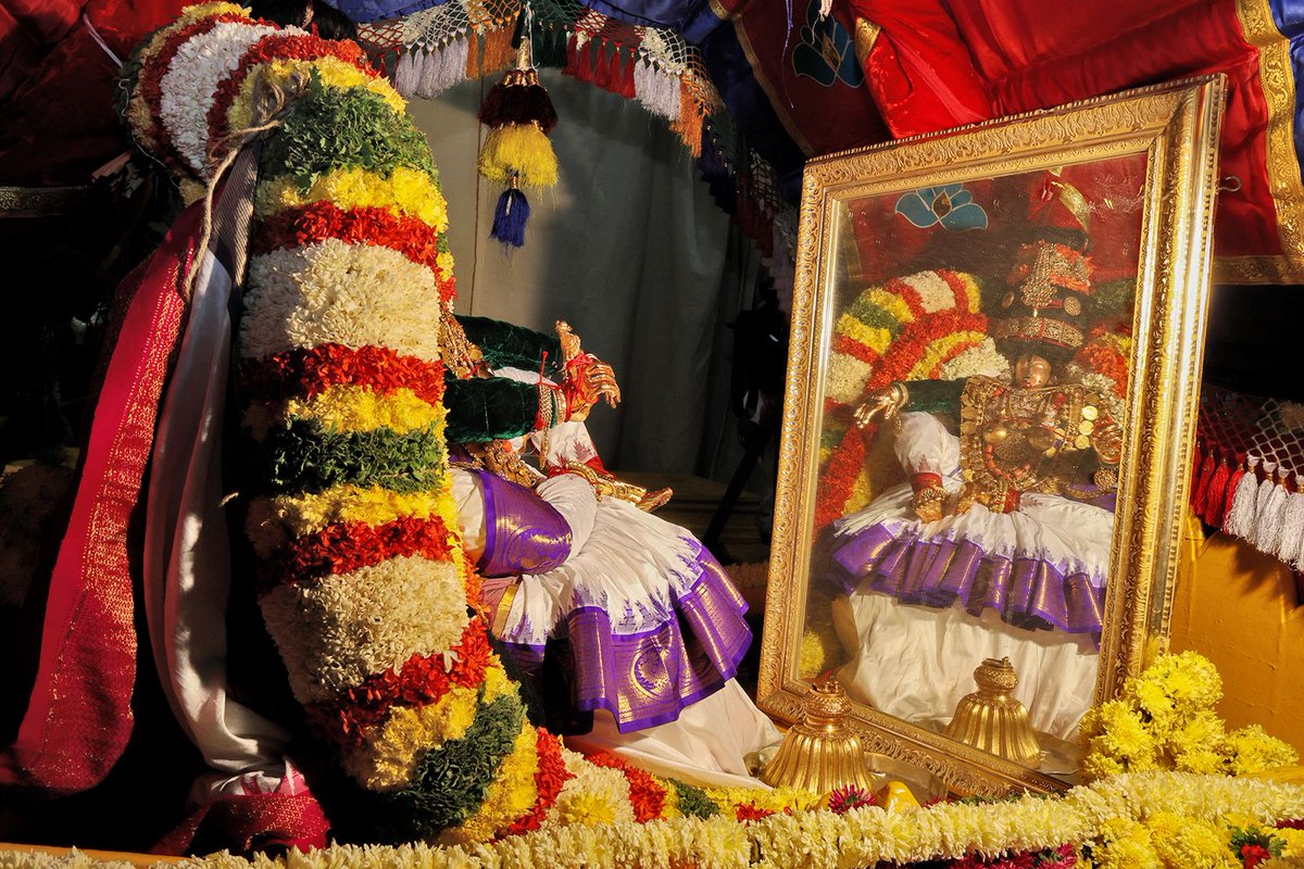 svbcttd's tweet photo. మోహినీ అవతారంలో శ్రీ గోవిందరాజస్వామి
#SriGovindarajaSwamy
#MohiniAvatar
#Brahmotsavam2024
#Tirupati
#TempleFestivals
#HinduTraditions
#SpiritualCelebration
#DevotionalEvents
#Bhakti
#IndianFestivals
#SpiritualJourney
#TTDevasthanams https://t.co/xL5bbcymNe