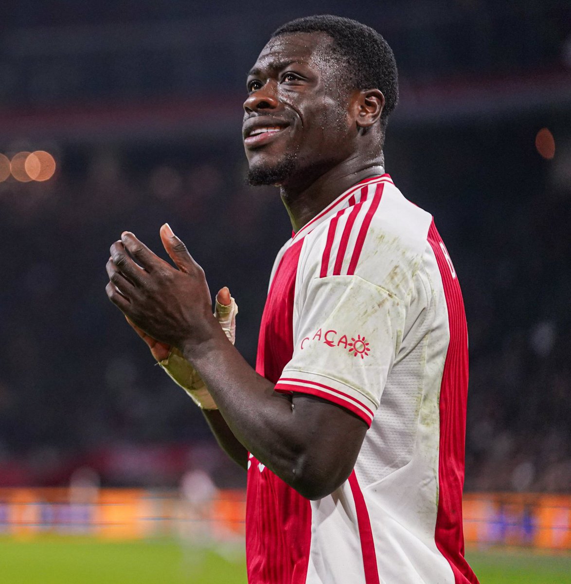 centregoals's tweet image. 🚨🚨| Arsenal wants to sign a striker before preseason, with two names topping the shortlist:

- Brian Brobbey
- Viktor Gyökeres

[@MiguelDelaney]