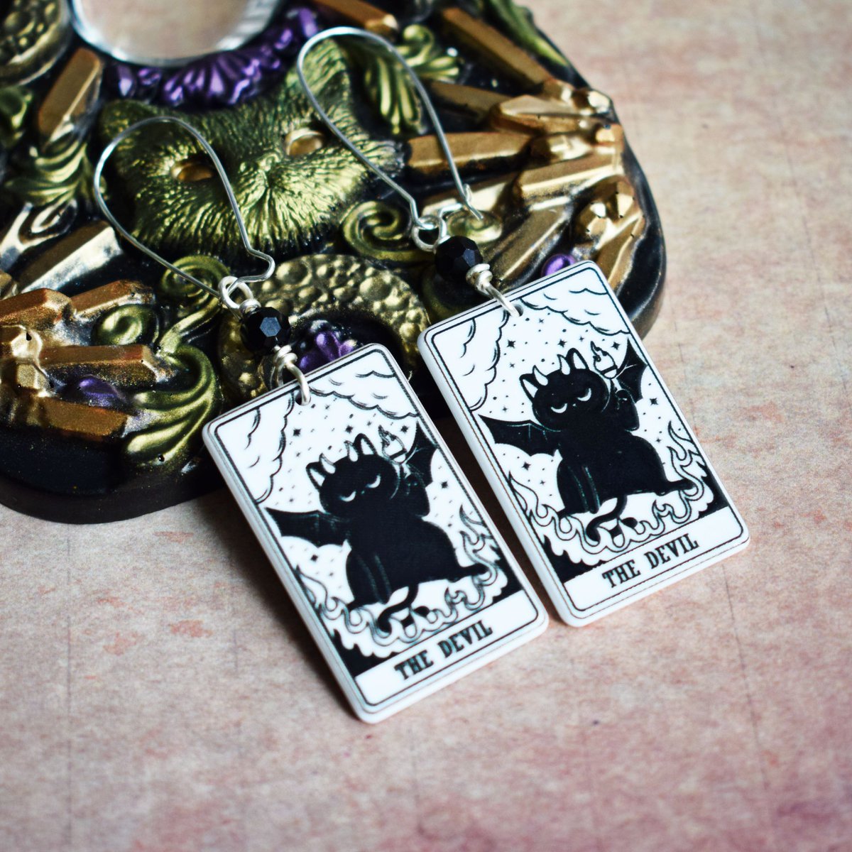 Look who's back, it's the Tarot cats! All three variations in stock and ready to post! #Tarot #earrings #cats bluebirdsanddaisies.etsy.com/listing/163707…