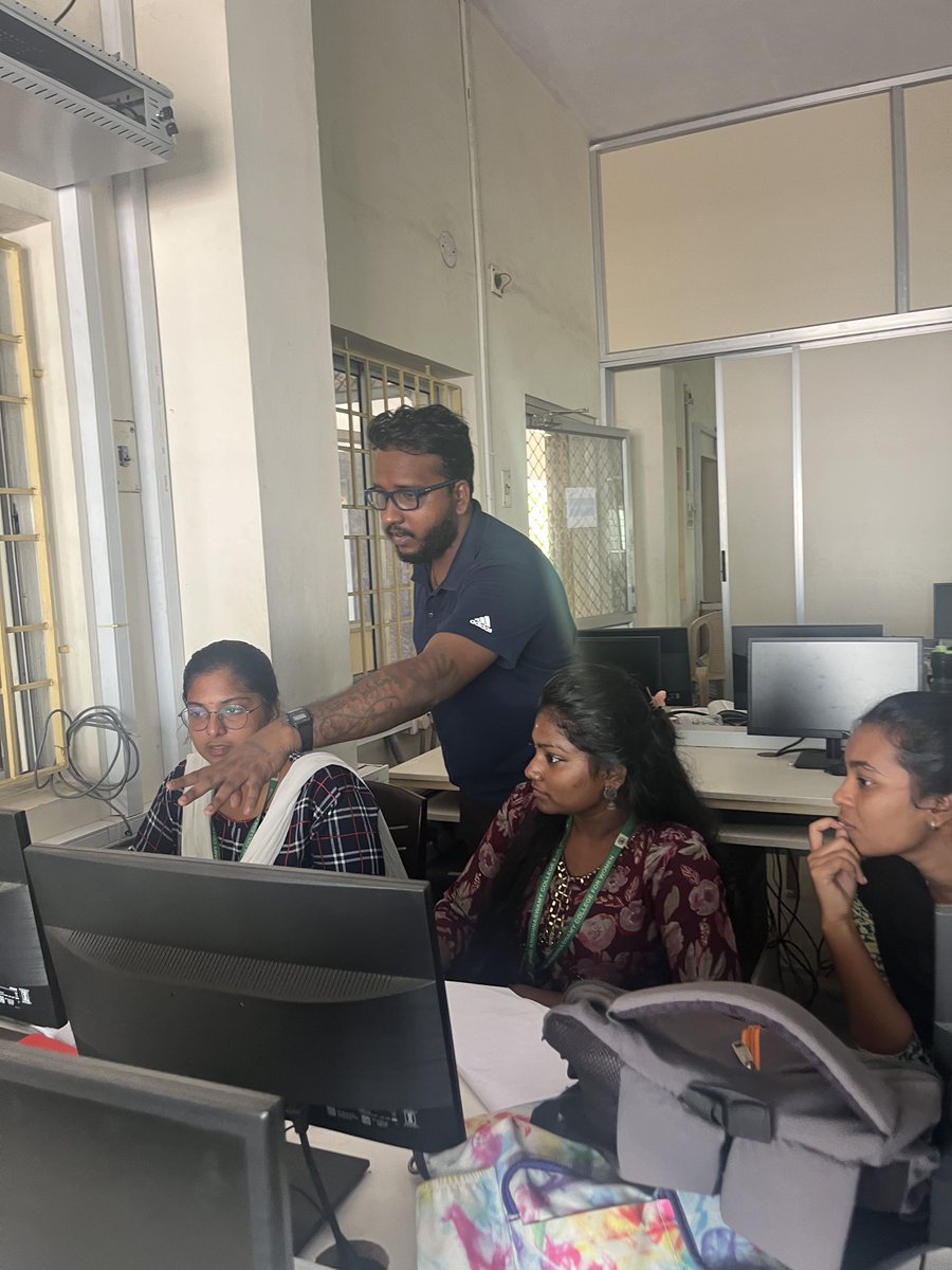 And we're done! It was a delight collaborating with iGiver to upskill students at Shri Krishnaswamy College for Women in low-code using Zoho Creator. If you're also looking to do the same, reach out to us here: zurl.co/UoXN #LowCode #Learning