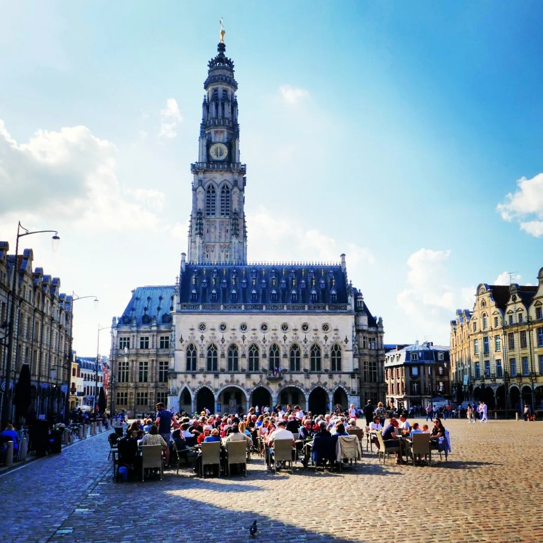 De_Dwarslat's tweet photo. @RCLensFeminin @RC_Elles Arras is een aanrader voor wie van het goede leven houdt.
#pleinen #terrassen #arras https://t.co/rppMrgWSaz