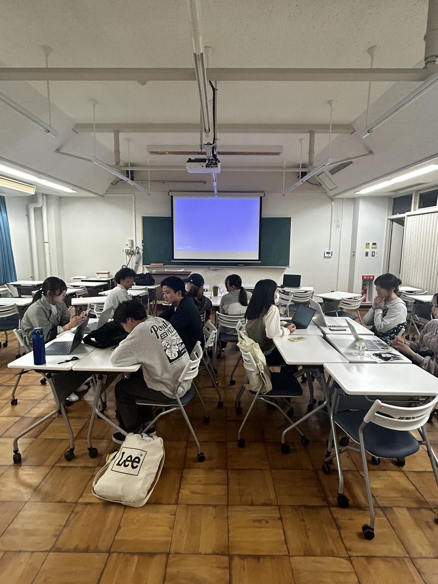 NGOaoi's tweet photo. ここ2週間の定例会の様子です📚☡✍🏻
なかなか投稿出来なくて申し訳ありません🙇‍♀️先週からは1年生が入ってきてくれました✨️あおいの役割分担や今年の活動について勉強中です！そして今年の夏出張向けて準備を始めてます〜！
 #静岡県立大学
 #国際協力
 #カンボジア https://t.co/DZcYNdZz1X