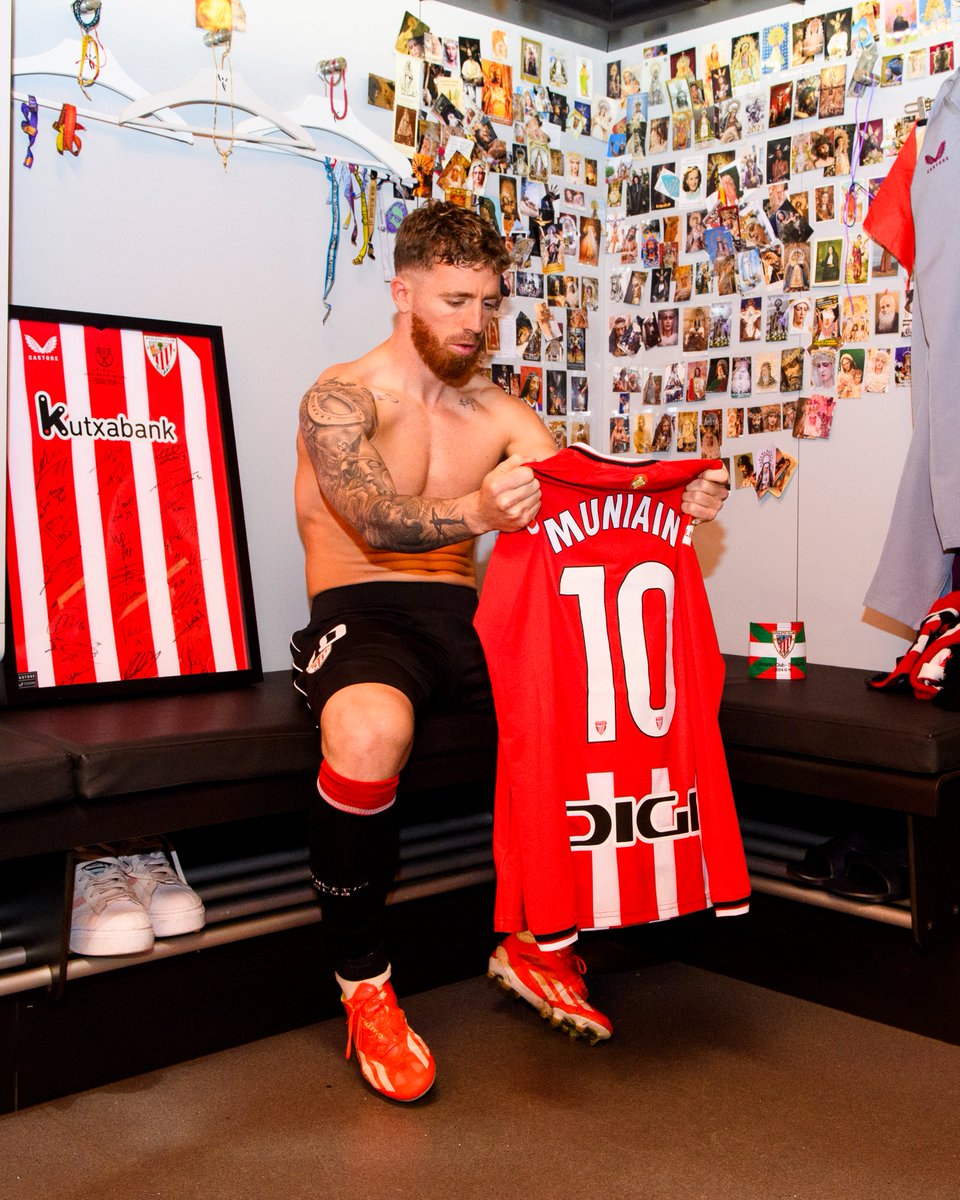 Athletic Club (@athleticclub) on Twitter photo 📸 La última del capitán en el vestuario de San Mamés.
❤️ <a href="/IkerMuniain10/">Iker Muniain</a>
#AthleticClub 🦁 📸 La última del capitán en el vestuario de San Mamés.
❤️ <a href="/IkerMuniain10/">Iker Muniain</a>
#AthleticClub 🦁