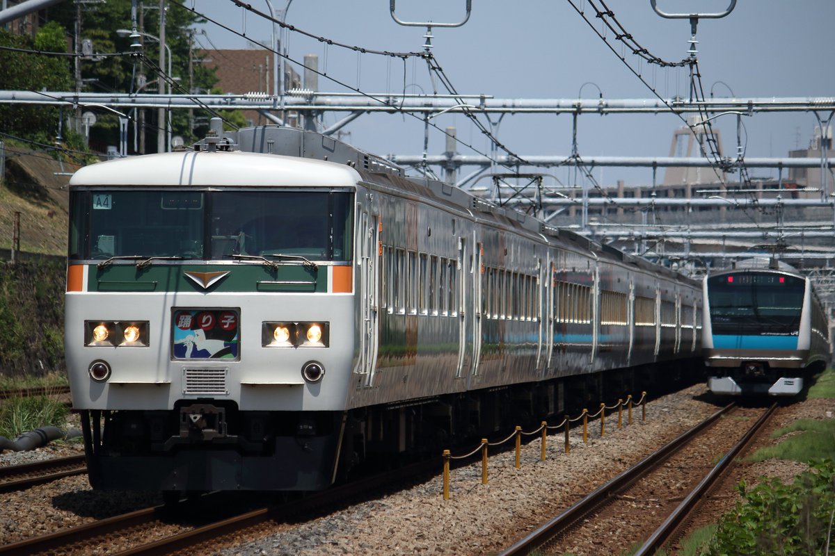 5.20の思い出。2015.5.20 横浜～川崎にて185系踊り子。秋冬はバリ順のお昼過ぎの筋もこの季節はトップライトでサイド真っ黒。おまけに京浜東北線被りでした。おっ!湘南ブロック(笑)。