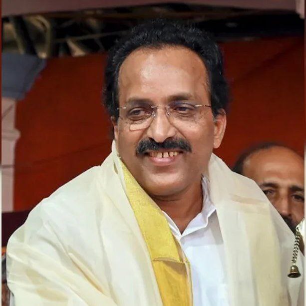 tridib_bordoloi's tweet image. #ISRO Chairman S Somanath advised setting up temple libraries, as it help attract youngsters to places of worships.

He urged #templemanagement across the country to work towards attracting young people to temples.