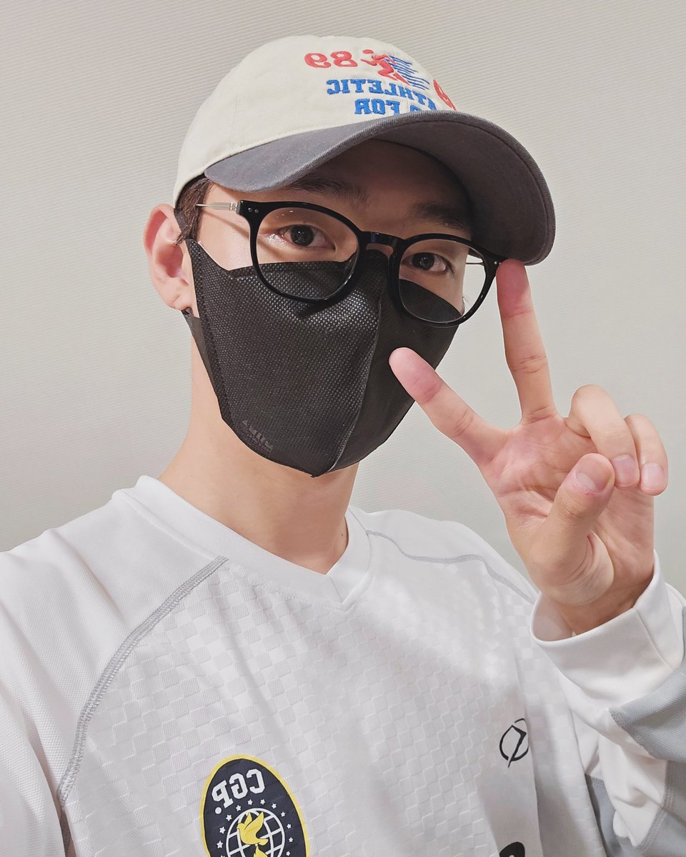 Official_YJS_'s tweet photo. [#오늘의윤잘생]

현실에서는 오빠😎
러브게임에서는 막내😍

두 가지 매력을 다 갖춘 지성이는
다음 주 러브게임에서 만나요ִ ࣪𖤐

#윤지성 #YOONJISUNG https://t.co/bO59eUk7Xt