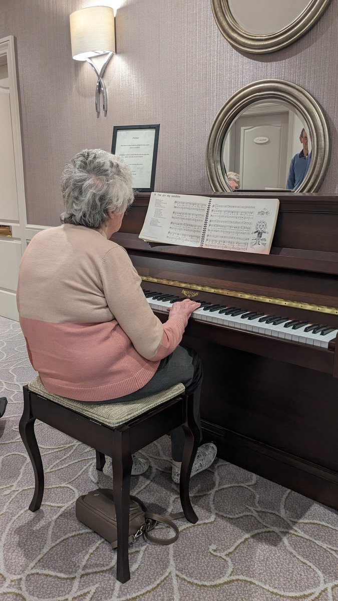 When Elsie moved into our home alongside her husband Brian they brought along their #piano. Elsie enjoys playing a song or 2 daily to her new #friends on Calverley 💙 #TuesdayFeeling #care @AnchorLaterLife