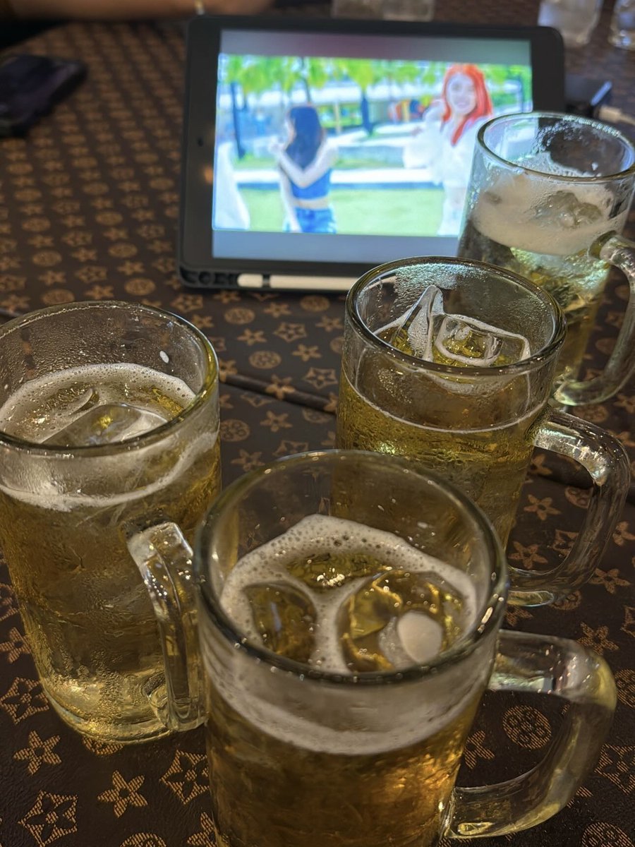AthawatMoomoo's tweet photo. เบาๆระหว่างรอ…🍻 https://t.co/Cjlb1JXFf9
