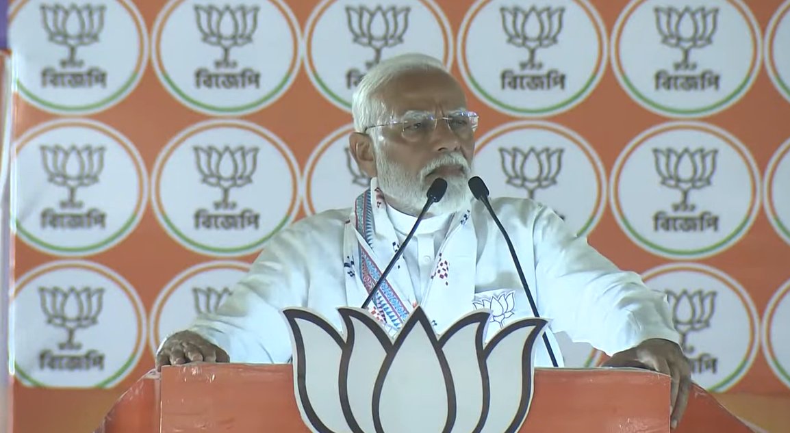 TMC is pushing Bengal back and back... From industries to infrastructure, TMC has been destroying everything in Bengal. Your vote will serve as a strong answer to the misdeeds of TMC. - PM @narendramodi #ModiKeiChayBangla