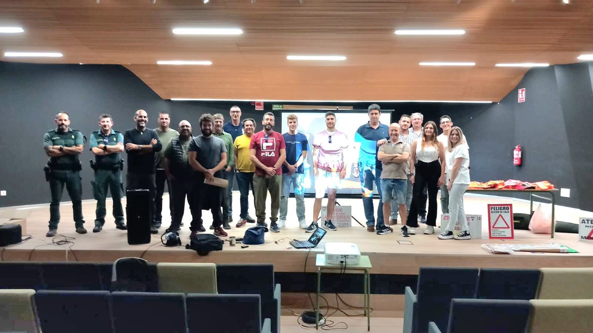 🎯 ¡Éxito total en nuestro curso de Organización y Seguridad en Ganchos y Batidas en Tibi! 🙌🏻 

Gracias al Club de Cazadores de Tibi, al Ayuntamiento, y a los agentes del SEPRONA, Policía Autonómica y Guarderío Rural por su apoyo. 

👉federacioncazacv.com/prensa/exito-r…
