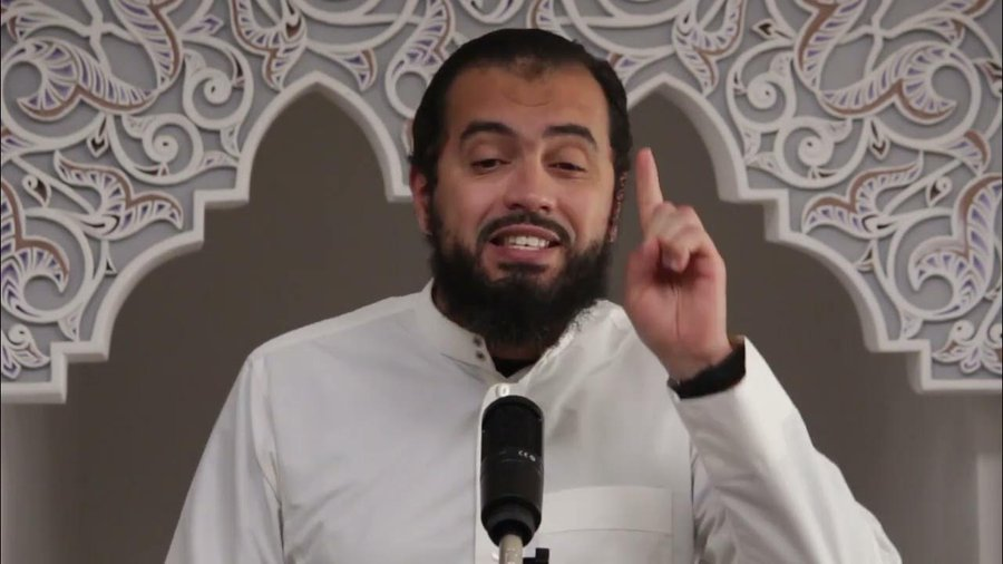 Marseille : le préfet interdit une conférence de l’imam salafiste Ismaïl sur le thème du «vivre ensemble». Il avait affirmé dans un prêche filmé que délaisser la prière islamique était plus grave que commettre un meurtre.

Combien de prêcheur de haine encore en 🇫🇷 ?
Que fait la