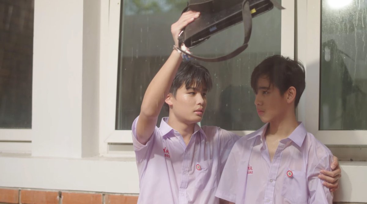 เป้อแกก็หาเรื่องอยากจะไปยืนอยู่ใกล้เค๊าฉันรู้
ฝนตกขนาดนี้แกก็ควรพามาวินไปยืนในตึกสิ๊!!! 
#Teaserสั่น2024