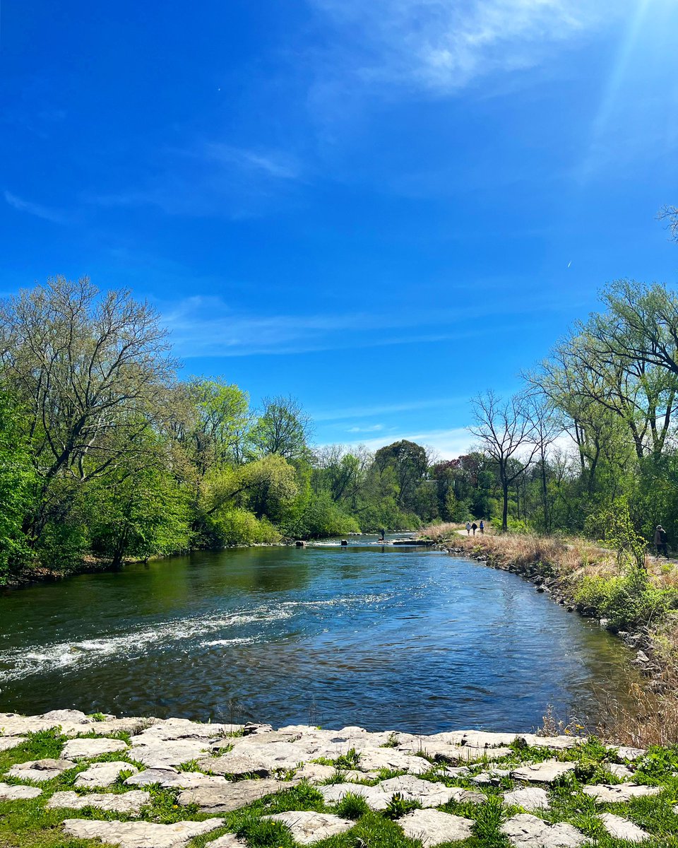 rwestonliterary's tweet photo. I love taking a walk after my first read of, and initial notes for, a manuscript, before really digging into my editorial letter. In motion, in nature, everything becomes clear. #bookeditor #editingtip #writingtip #rwlwritingtip https://t.co/efXroTyFki