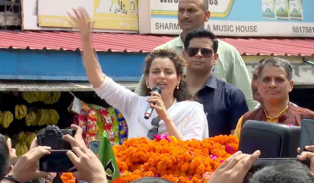 Himachal Pradesh: Congress workers show black flags to Kangana Ranaut, BJP calls it ‘deadly attack’ thesaveratimes.com/himachal/himac… #DainikSavera #latestnews #hindinews #newsupdates #latestupdates #todaynews #updates #dailyupdates