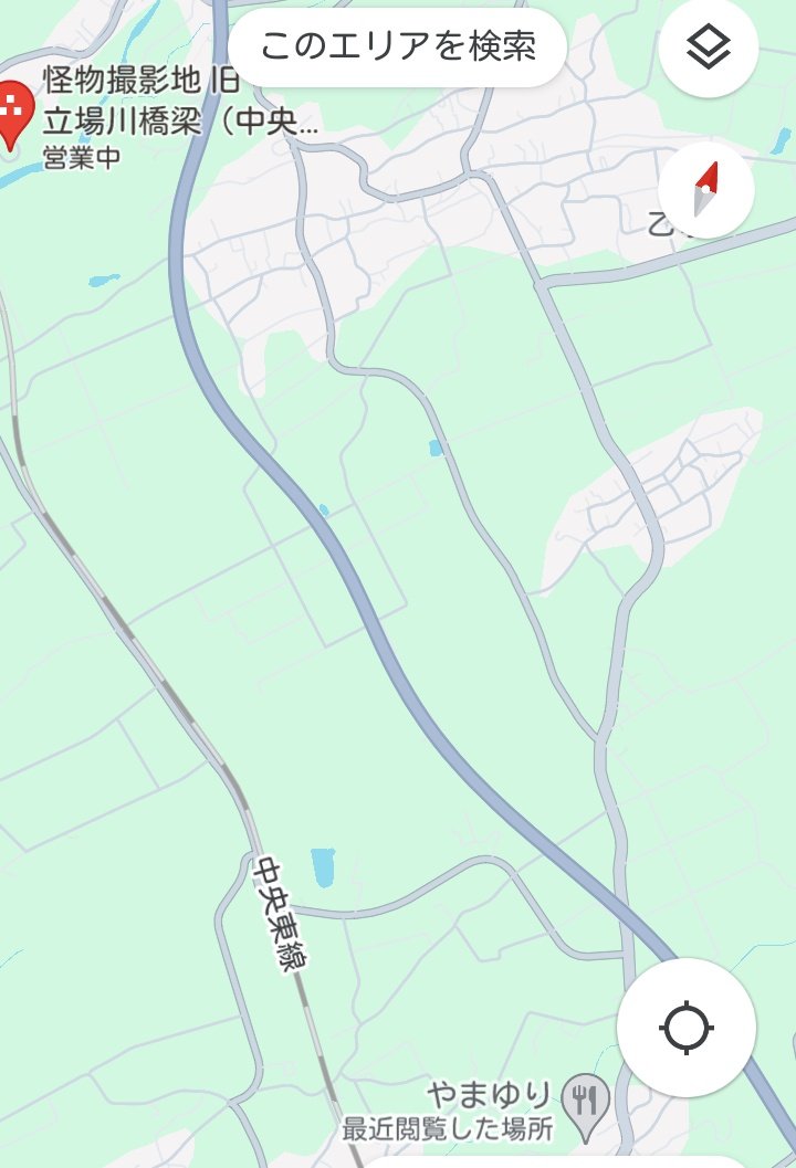富士見町は是枝裕和『怪物』ロケ地の立場川橋梁と濱口竜介『悪は存在しない』ロケ地のうどん屋やまゆりが近距離であるのか。カンヌとベネチアも隣国同士で600kmくらいだから近いけど、こちらは車で６分らしいから相当近い。