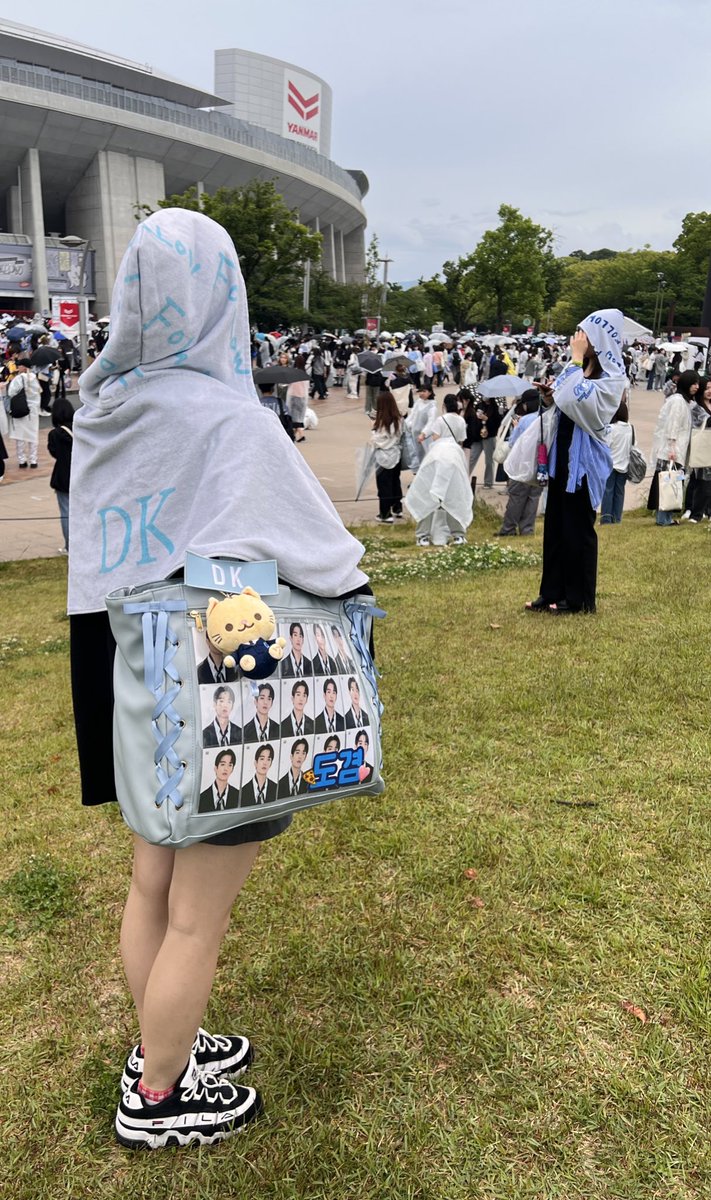 윤 tweet media