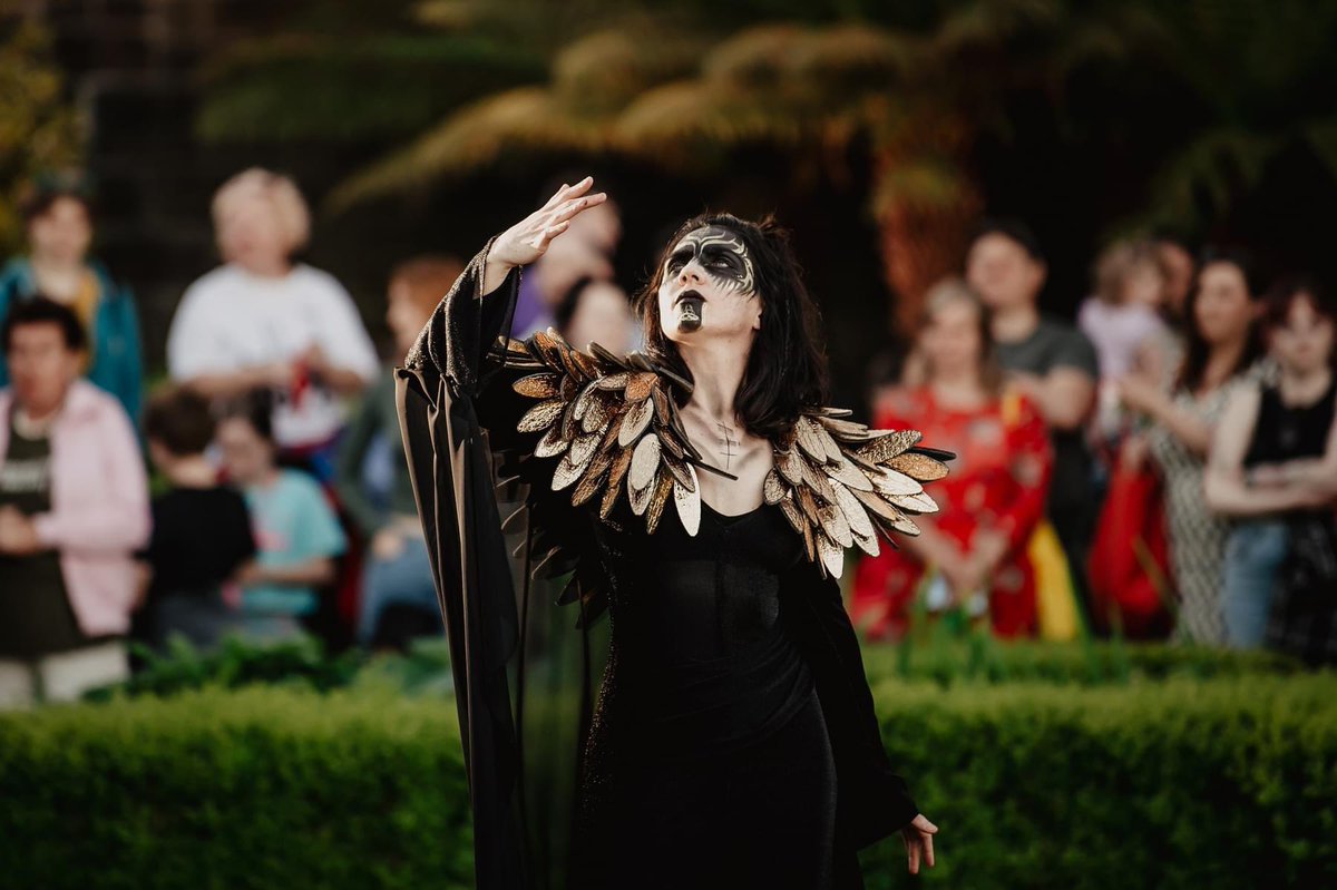 As we bid farewell to Little Amal last night she came to Beann Mhadagáin and the fort of Mac Airt, known today as Cavehill. The elements of Earth, Air, Water, Fire and Spirit came together to protect Amal on her onward journey.

Four days ago a little girl came to our city,