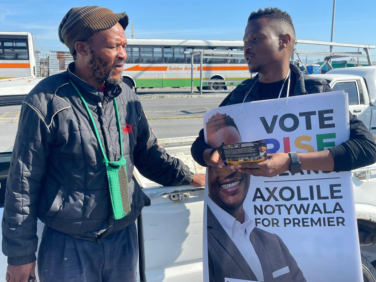 On Sunday, May 19, Western Cape Premier Candidate @AxolileNotywala signed the RISE Mzansi contract with the South Africa. One of his commitments from the contact is to always be 'accessible'. As part of his commitment to being accessible, Notywala is campaigning in Khayelitsha