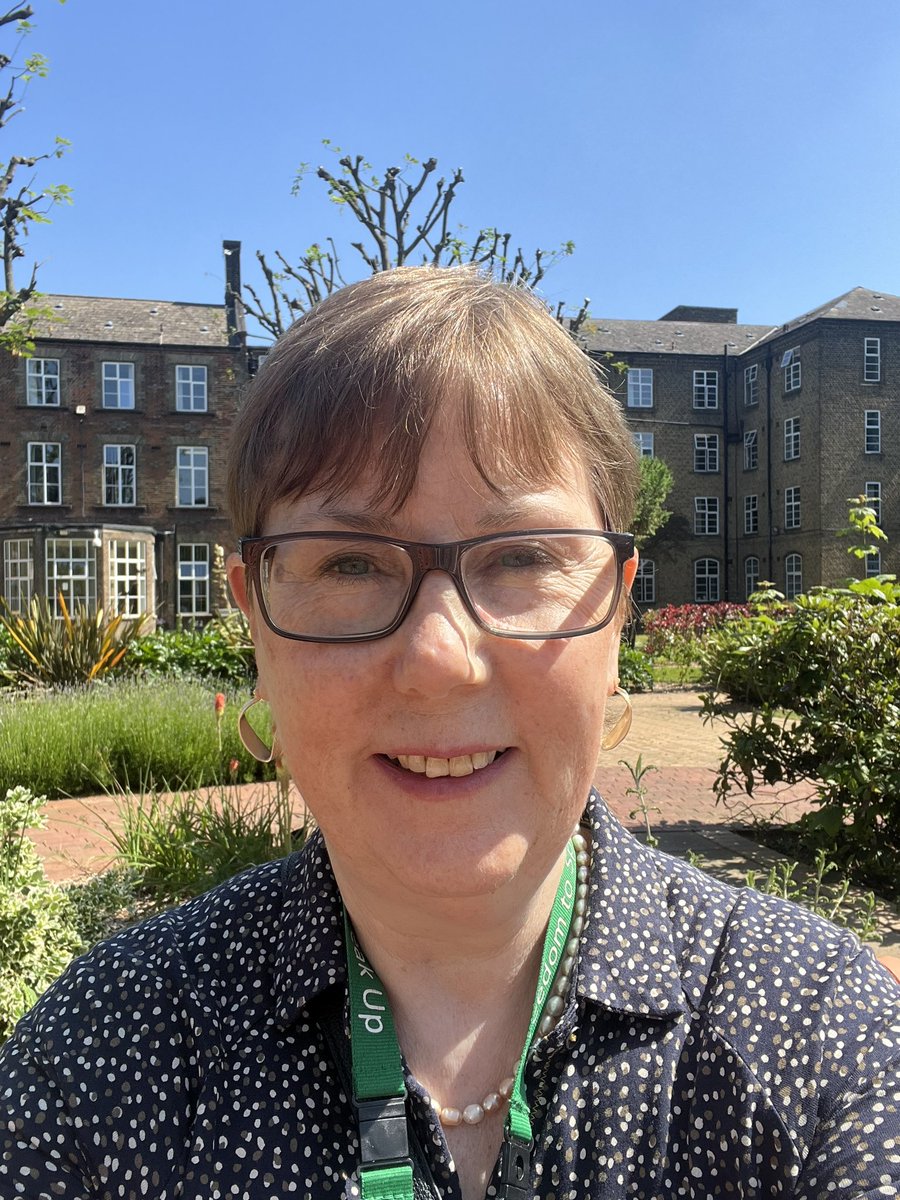 MaryW_FTSU's tweet photo. Corporate Induction this morning, @RoyalLondonHosp midday and Canary Wharf this afternoon. Lovely day to be gallivanting around @NHSBartsHealth and east London. https://t.co/fh4oLysEGO