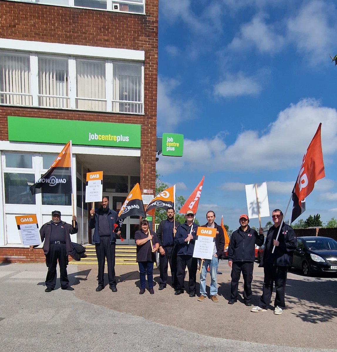 G4S members standing strong in Aylesbury.
#payupg4s