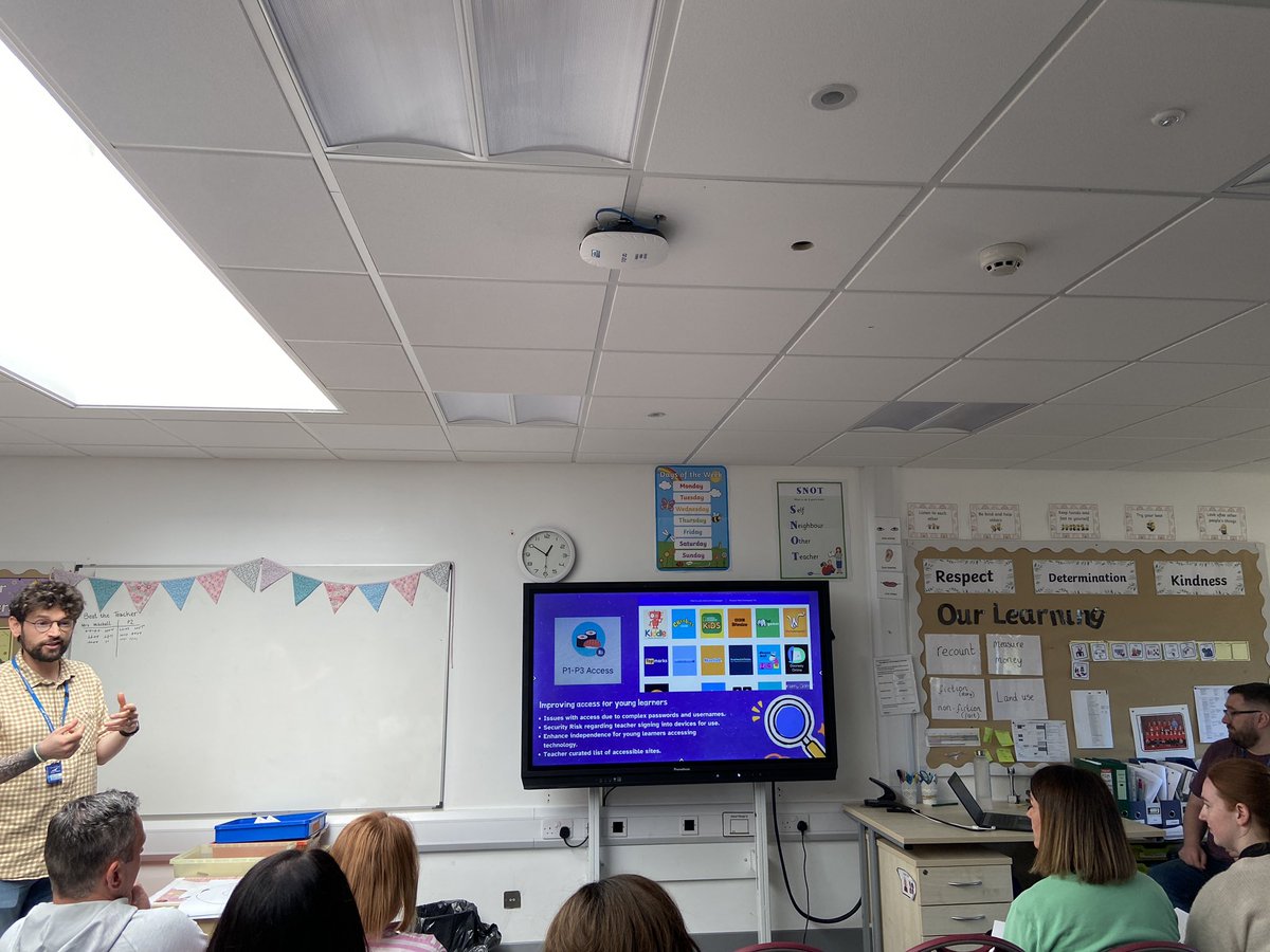 Enjoying a really practical input from <a href="/EduLothian/">EastLothianEDU</a> on digital learning 💻