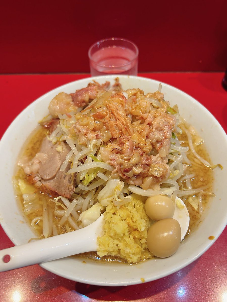 24年29杯目
#ラーメン二郎 
西台　少なめ、生姜1/2、AK

チャージ完了✅

一口目のアブラヤサイから激うまだた