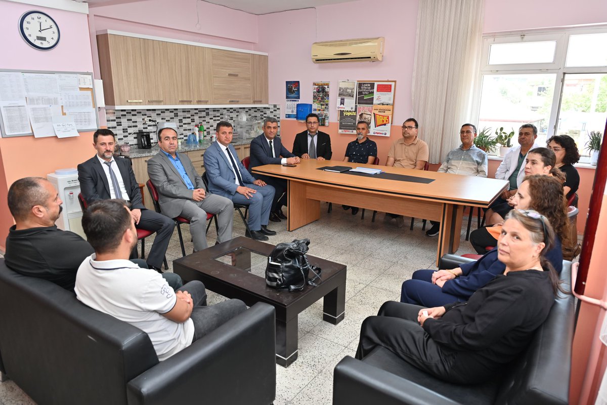 🏫 Müdürümüz <a href="/ekicis20/">Süleyman EKİCİ</a>, Buharkent Gelenbe Ali Çevik İlkokulunu ziyaret ederek idareci ve öğretmenlerimizle buluştu.Ziyarette okulumuzda yürütülen çalışmalar değerlendirildi.

Müdür EKİCİ: “Birlikte daha iyi bir eğitim ortamı oluşturmak için kararlılıkla çalışmaya devam edeceğiz.”