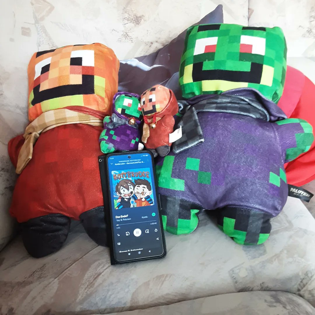 RoxasAnakin's tweet photo. Wir wünschen euch schöne Pfingsten 🥰🥰🥰@paluten https://t.co/SXWxhJBN06