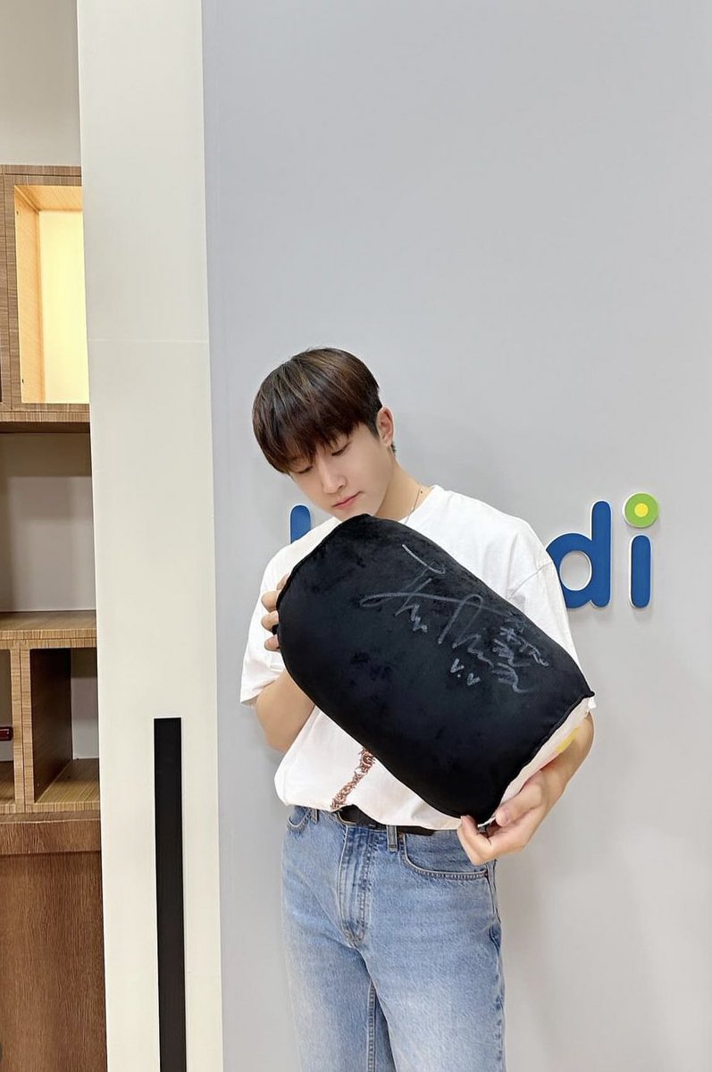 Jinjin’s IG post. 🥹 Oh to have the signed gimbap pillow.😅 And he used ‘For Me’ as the bgm & tagged MRCH.💜 📷ast_jinjin #날위해_진진_6시공개 #for_me #진진 #JINJIN #ASTRO #아스트로