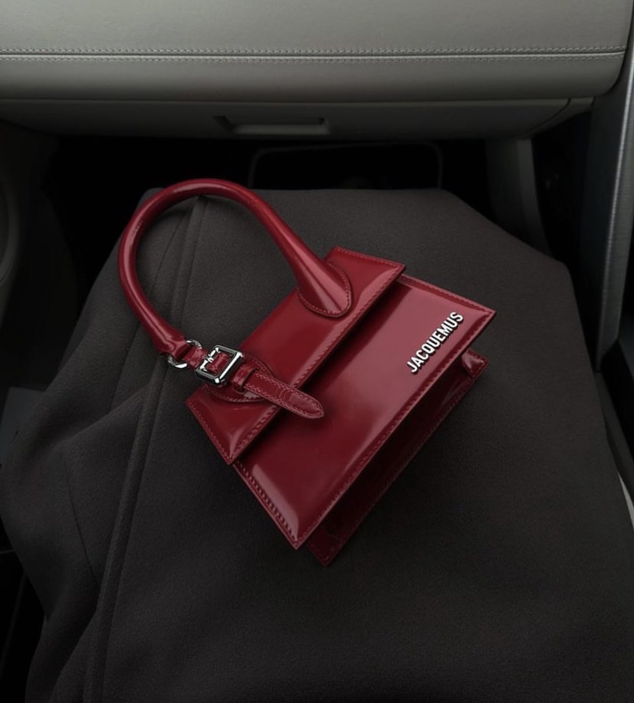 Red jacquemus bag sale