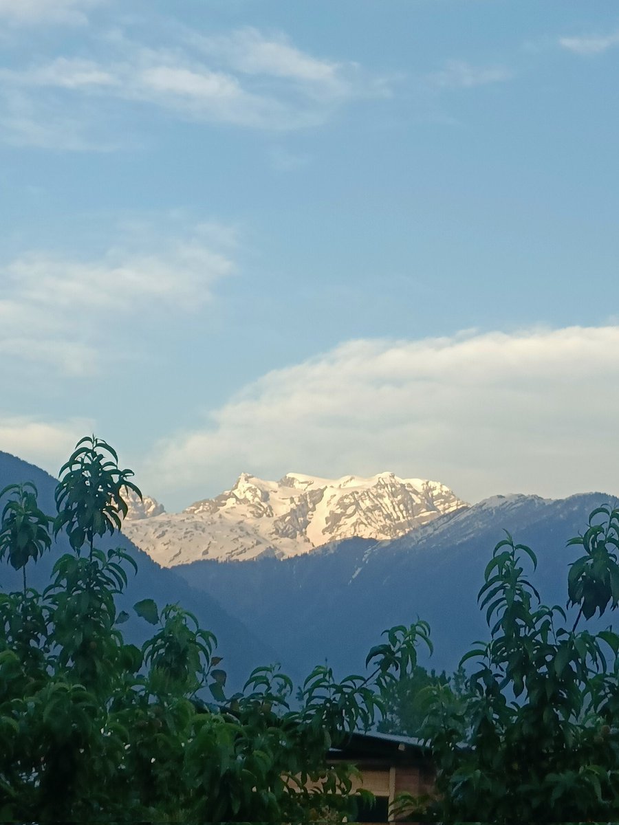 mirdani73's tweet photo. Harmukh https://t.co/AG14klLOwh