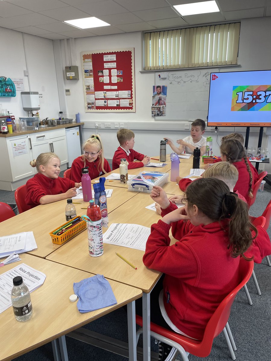 maybury_class5's tweet photo. A carousel of activities this morning all based on creative arts! @Maybury_School @HumberEdTrust @IntoUniversity https://t.co/p4BU5o2LKi