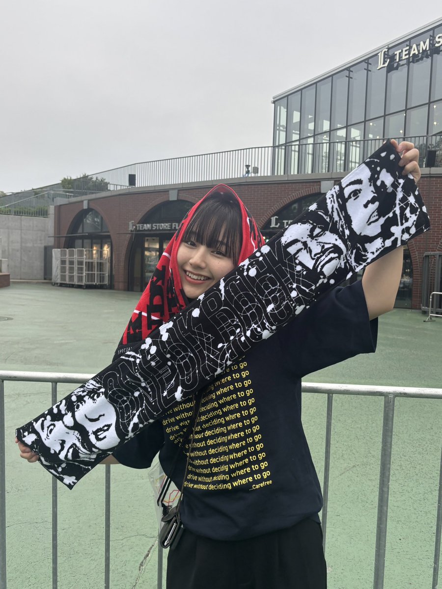 Kasamatsu327's tweet photo. ONE OK ROCK × Awich  LIVE ❤️‍🔥❤️‍🔥❤️‍🔥

マジ激アツLIVEだったなぁ
終わってからも余韻に浸ってます🥰🥰🥰
気づいたら家でも、
まぁまぁな音量でひとり歌ってる！笑

心に魂に響くLIVEでした🙏🙏🙏
全身筋肉痛喉枯れ枯れサイコー！！！❤️‍🔥

#ワンオク #Awich #激アツライブ https://t.co/gMyXFu32aV