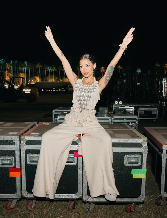 .@JheneAiko is going to have your hands in the air August 22 when she brings #TheMagicHourTour to @NationwideArena! Tickets available now. 📸 c/o JheneAiko Instagram. nationwidearena.com/events/detail/…