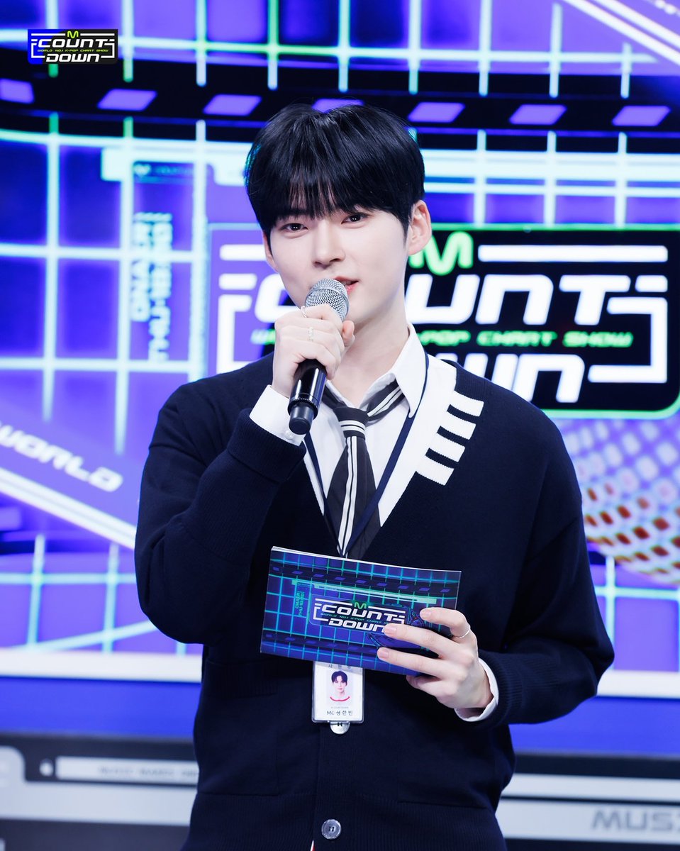 <a href="/SUBSORANGE/">CITRUS</a> ㅤ
Netranya menyapa para hadirin dengan seulas senyum yang mengembang pada bibirnya. “Selamat malam para hadirin yang berbahagia, selamat datang di acara Birthday Party Mikhael dan Mikah”
ㅤ