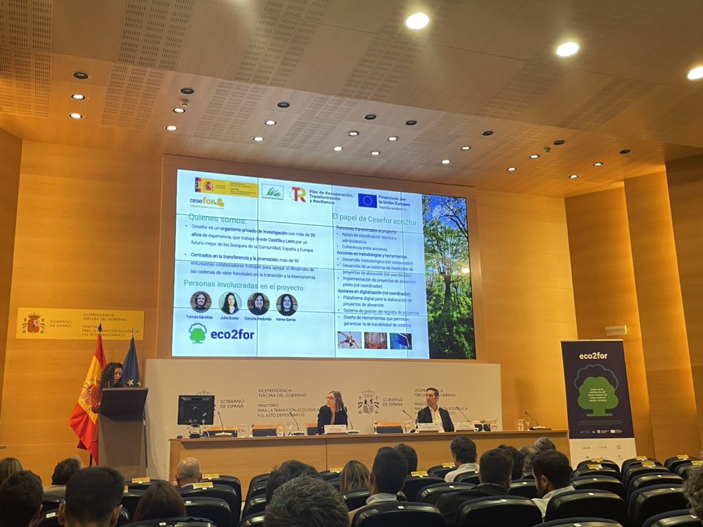 Nuestra compañera Julia Bueso interviene ahora en la presentación de @eco2for_fb en el @mitecogob, explicando nuestro rol en algunas áreas de este proyecto de la @FBiodiversidad #Planderecuperación #NextGenerationEU 🇪🇺 #ProyectosPRTR