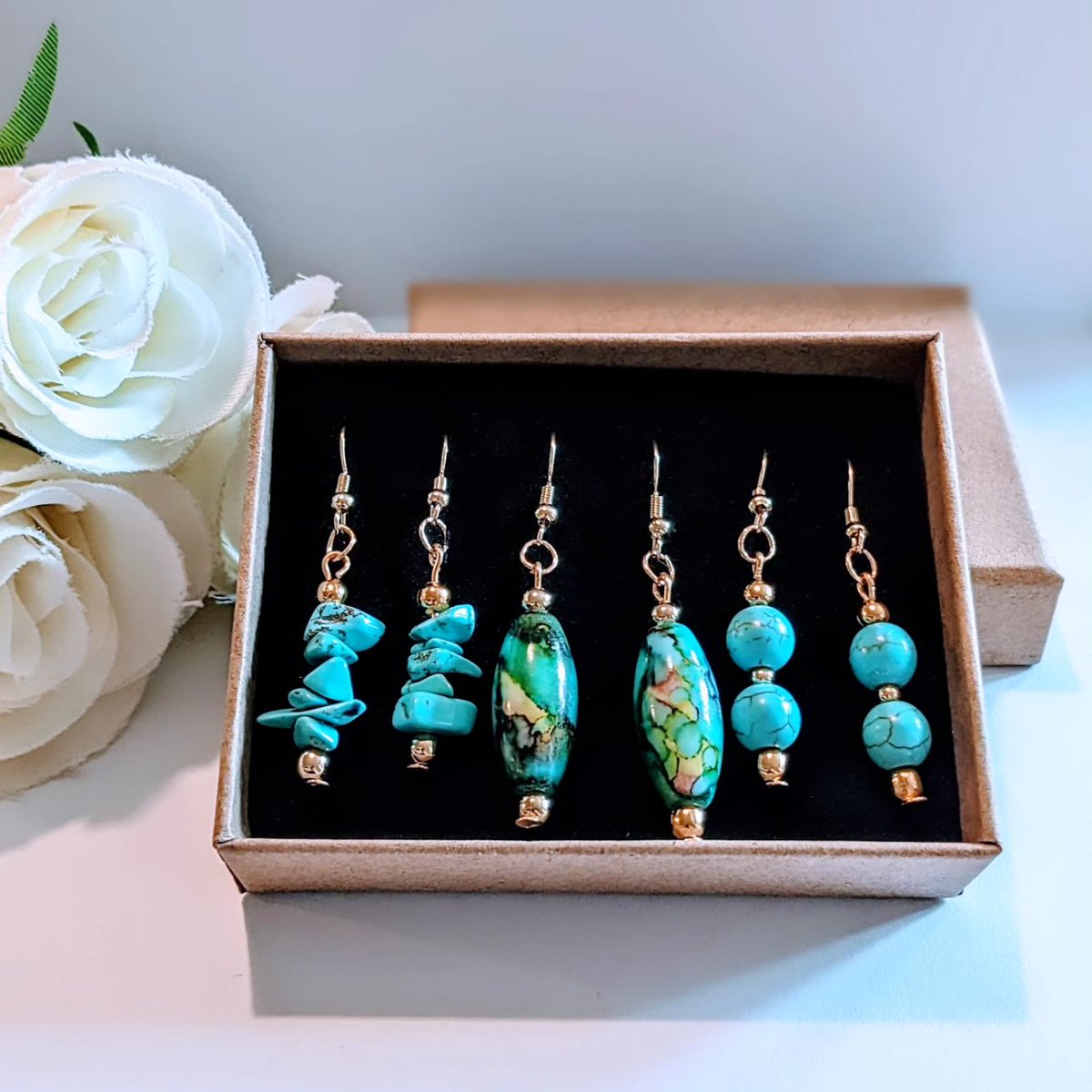 #handmade turquoise crystal gemstone earrings. 18k gold filled or 925 sterling silver.
Available Here ⬇️ 
kelliesuedesigns.etsy.com/listing/172011…
.
#EarlyBiz #EarlyRisers #jewelryaddict #etsy #MHHSBD #giftideas #stockingstuffers #shopping #elevenseshour