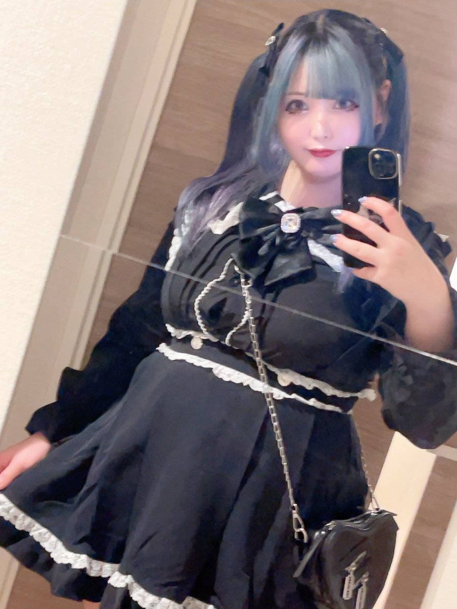 shion0_25mg's tweet photo. 全身ぱっつんぱっつん https://t.co/FktVY3Pb6k