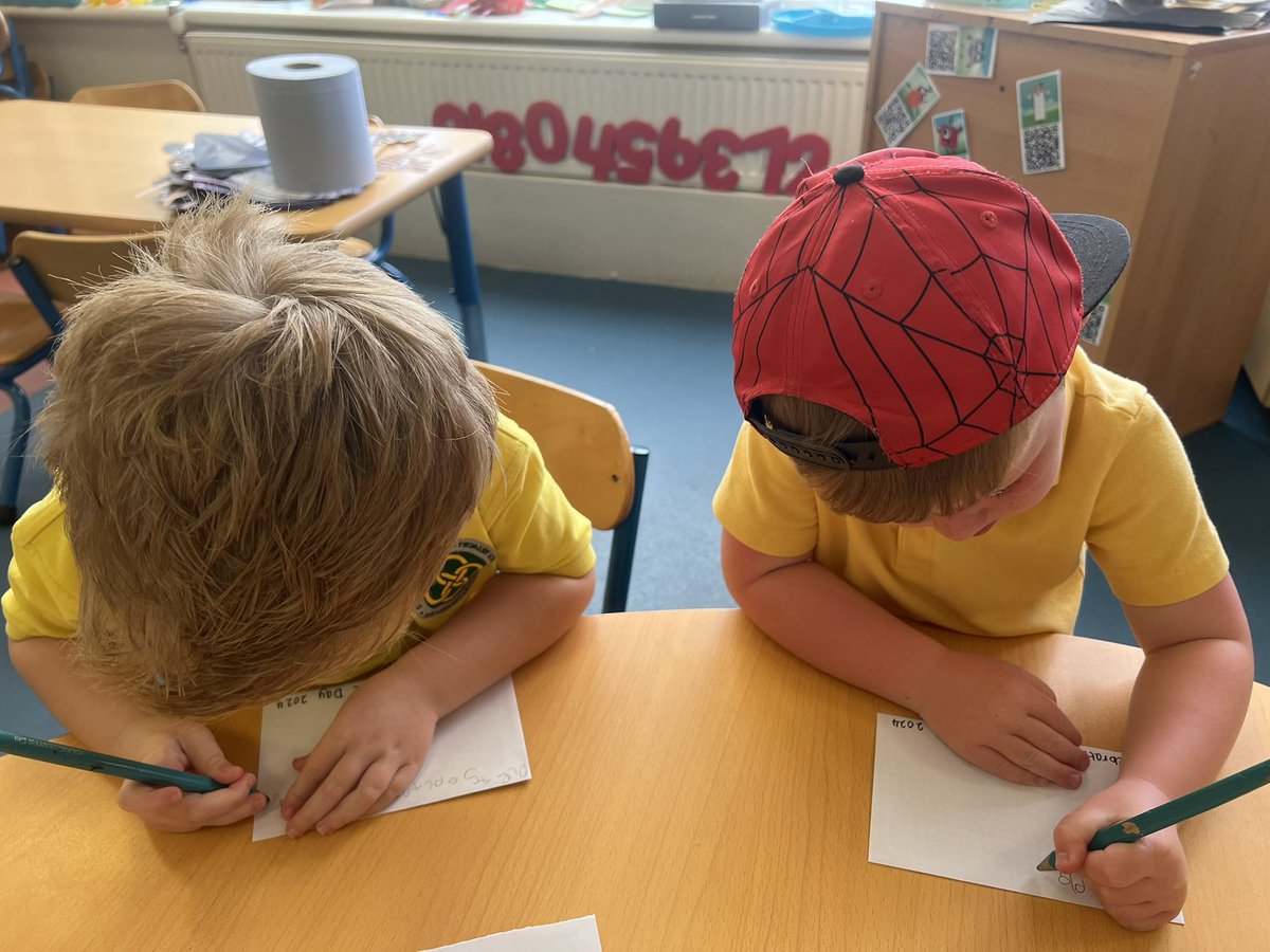 stmichaelswales's tweet photo. Nursery have been out and about in the community posting #wildflower seeds to our neighbours to help grow and establish a #beecorridor in Treforest ready for next years #WorldBeeDay 🐝 💐 @EthicalEmyr @WG_Education @CSC_FoundLearn @AlexDaviesJones https://t.co/kWB734EPPw