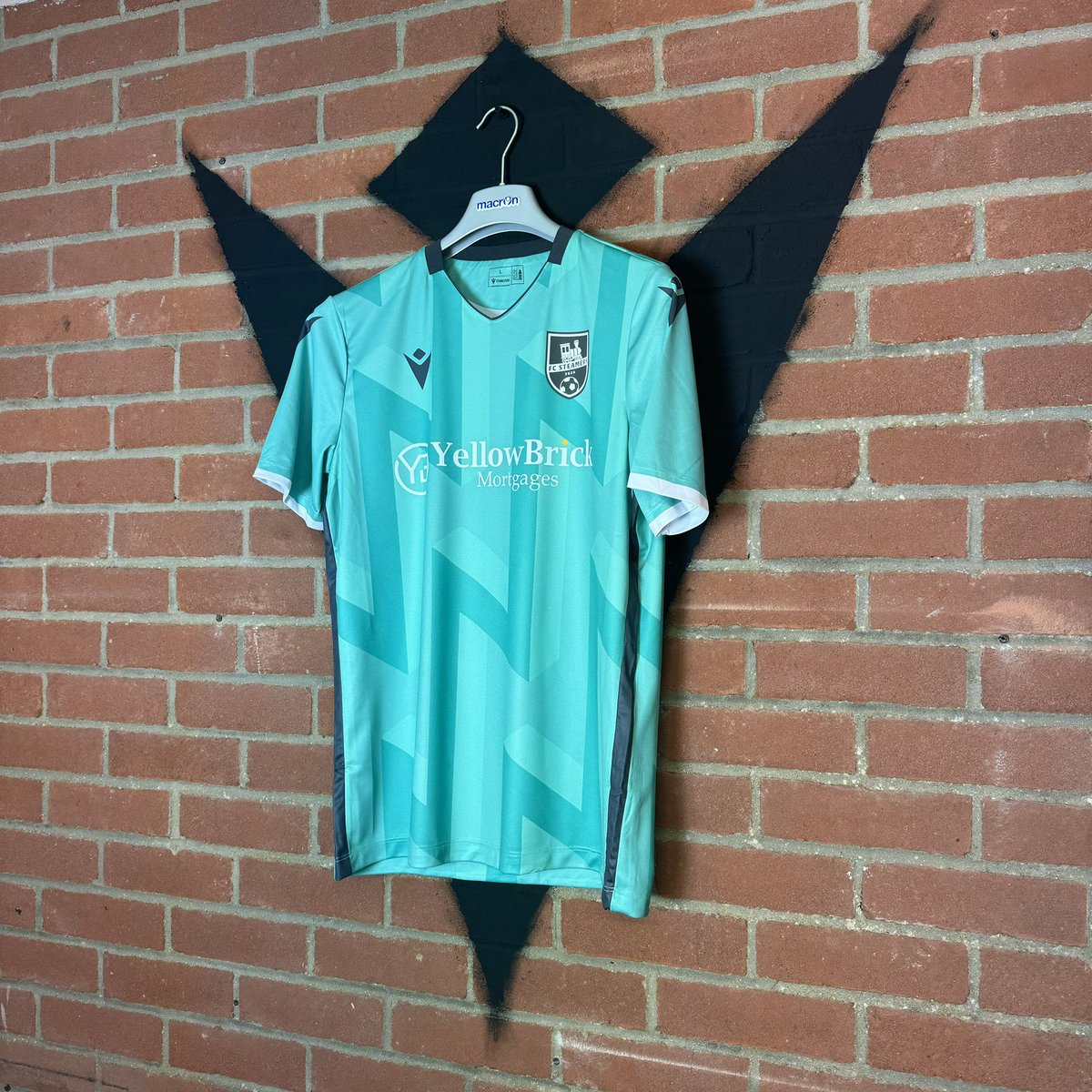 Macron Sports Hub Norwich tweet media
