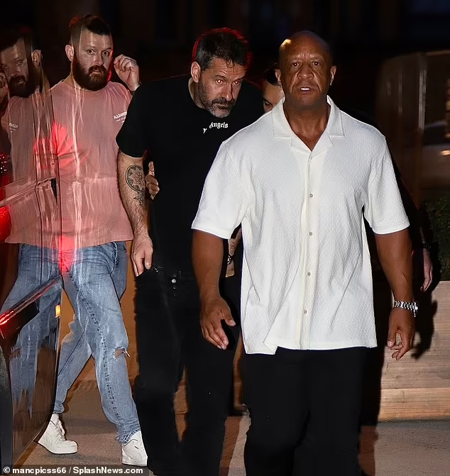 City_Xtra's tweet photo. Scott Carson was reportedly ejected by security from #ManCity's #PL title party at 4AM, reports SplashNews.

📸 SplashNews/@MailSport https://t.co/DMjMBotgd8