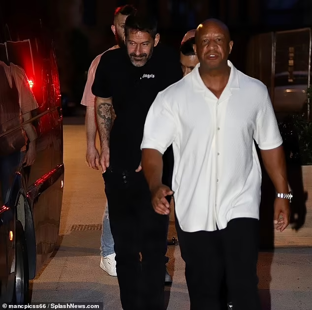 City_Xtra's tweet photo. Scott Carson was reportedly ejected by security from #ManCity's #PL title party at 4AM, reports SplashNews.

📸 SplashNews/@MailSport https://t.co/DMjMBotgd8