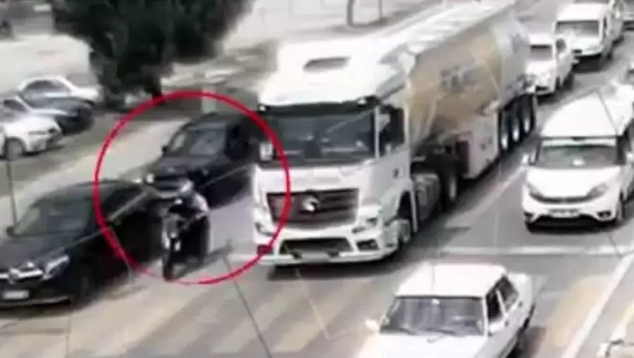 Edirne merkezli 3 ilde düzenlenen operasyonlarda 15 şüpheli yakalandı: İçişleri Bakanı Ali Yerlikaya; Edirne merkezli 3 ilde düzenlenen “MAHZEN-44” operasyonlarında elebaşılığını M.S.’nin yaptığı Organize Suç Örgütü Çökertildiğini ve Operasyonlarda… dlvr.it/T77kXl