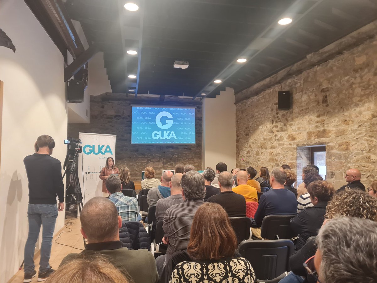 urolakosta_'s tweet photo. Gu ere #GUKA- ren aurkezpenean izan gara gaur Azpeitiako Basazabal Jauregian. Zorionak lan talde osoari.
@GukaGara
@ZarautzGuka
@ZumaiaGuka
@OrioGuka https://t.co/ltAdam36rC