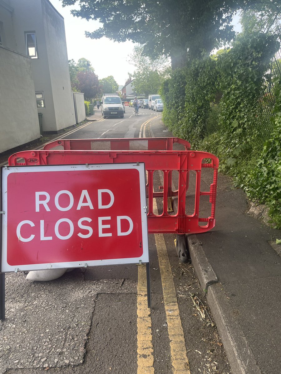 Sarahmchaden's tweet photo. @CheltenhamBC @mpmwilko @AlexChalkChelt @GlosRoads @GlosCC Hi there- Glos road are claiming they have no works in the area so who has blocked the road? https://t.co/bZ8XJG2ZyU