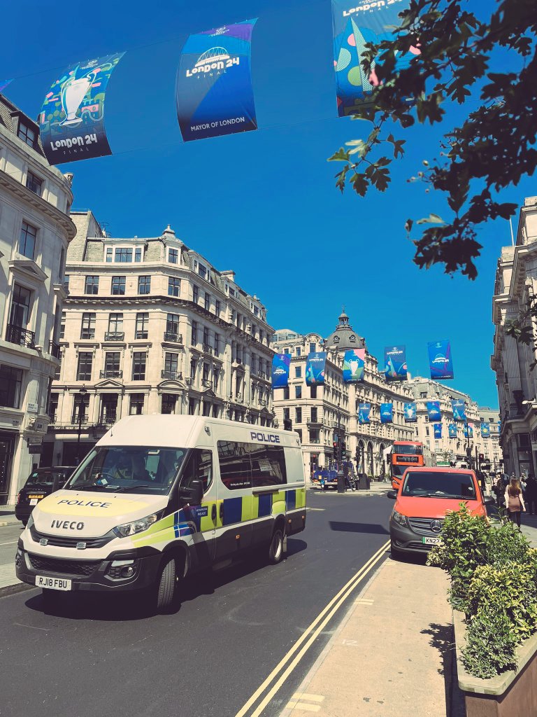 Today, our specially trained officers deployed to #Regentstreet and engaged with the public and staff, promoting the aims of #ProjectServator. Help us help you by identifying anything out of the ordinary! #UCLF24