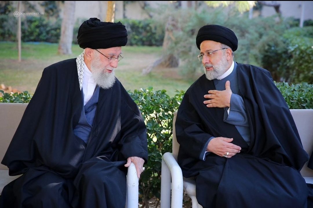 Mr__dakhou's tweet photo. چه کوهیه این مرد!
مگه میشه اینهمه سال داغ محبوب ترین‌هات رو ببینی باز هم وقتی همه شکستن این تو باشی که تکیه گاه همه ای؟!
سرت سلامت https://t.co/24bdNo2S44